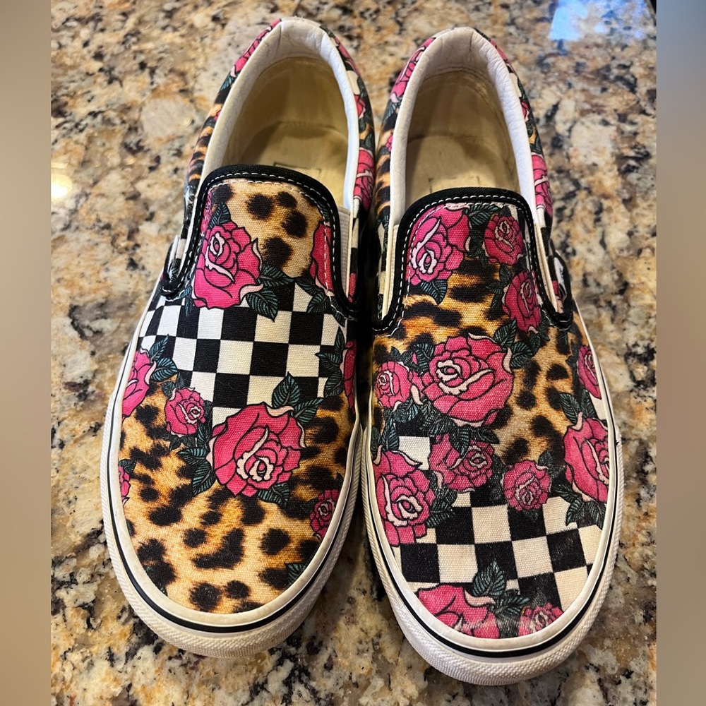 •Vans Animal Print Rose Check Classic•